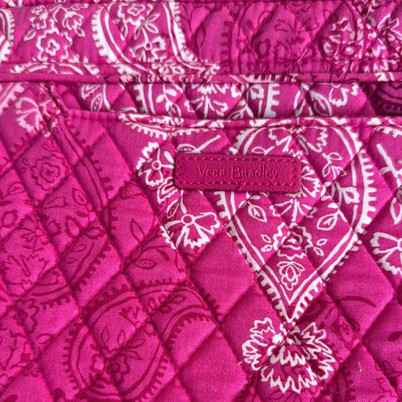 Vera Bradley Pink Quilted Shoulder Bag Glossy Design - Picture 2 of 5